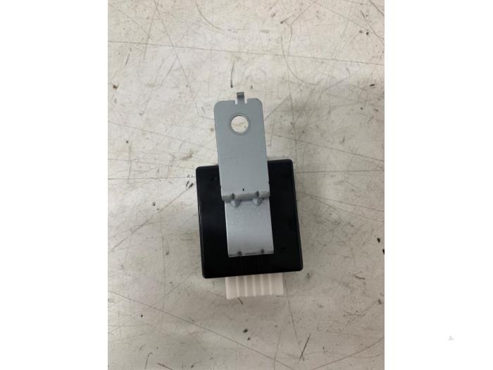 Alarm module from a Kia Picanto (TA) 1.0 12V 2014
