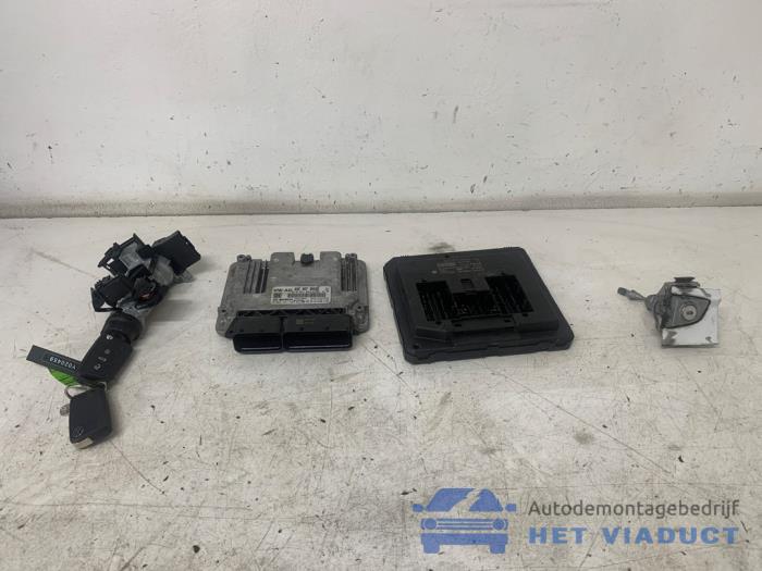 Used Ignition lock + computer Volkswagen Taigo 1.5 TSI 16V Price € 700,00 Margin scheme offered by Het Viaduct