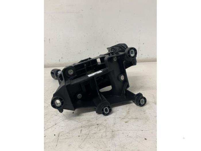 Gear-change mechanism from a Ford Focus 3 Wagon 1.5 TDCi 2018