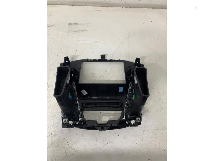 Radioblende van een Ford Focus 3 Wagon 1.5 TDCi 2018