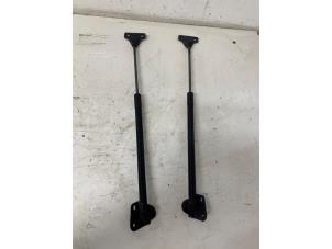 Used Set of tailgate gas struts Ford Focus 3 Wagon 1.5 TDCi Price € 25,00 Margin scheme offered by Het Viaduct