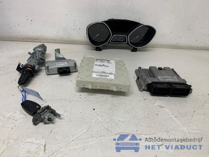 Used Ignition lock + computer Ford Focus 3 Wagon 1.5 TDCi Price € 350,00 Margin scheme offered by Het Viaduct