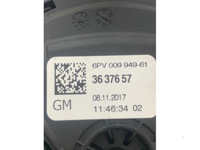 Accelerator pedal from a Opel Crossland/Crossland X 1.2 Turbo 12V 2018