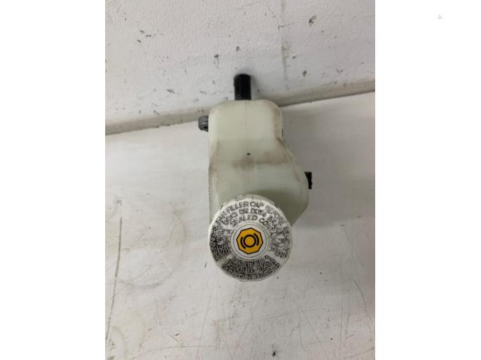 Master cylinder from a Mitsubishi Space Star (A0) 1.2 12V 2014