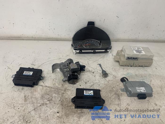 Used Ignition lock + computer Mitsubishi Space Star (A0) 1.2 12V Price € 250,00 Margin scheme offered by Het Viaduct