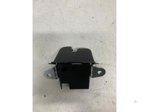 Used Tailgate lock mechanism Volkswagen Polo VI (AW1) 1.6 TDI 16V 95 Price € 30,00 Margin scheme offered by Het Viaduct