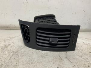 Used Dashboard vent Hyundai i30 (FD) 1.6 CRDi 16V VGT HP Price € 30,00 Margin scheme offered by Het Viaduct