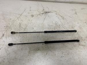 Used Set of tailgate gas struts Hyundai i30 (FD) 1.6 CRDi 16V VGT HP Price € 25,00 Margin scheme offered by Het Viaduct
