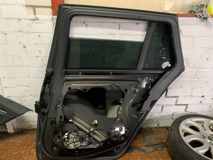 Rear door 4-door, right from a BMW 5 serie Touring (G31) 530d xDrive 3.0 TwinPower Turbo 24V 2019