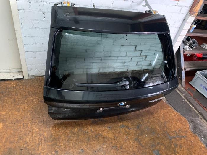 Tailgate from a BMW 5 serie Touring (G31) 530d xDrive 3.0 TwinPower Turbo 24V 2019
