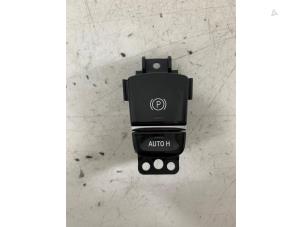 Used Parking brake switch BMW 5 serie Touring (G31) 530d xDrive 3.0 TwinPower Turbo 24V Price € 35,00 Margin scheme offered by Het Viaduct
