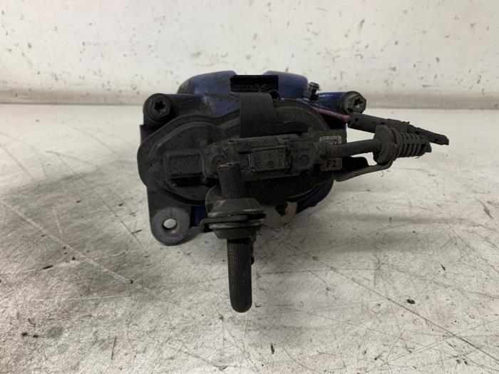 Rear brake calliper, right from a BMW 5 serie Touring (G31) 530d xDrive 3.0 TwinPower Turbo 24V 2019