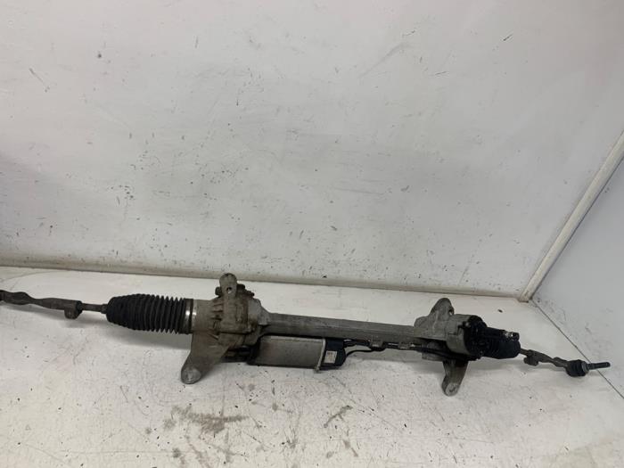 Power steering box from a BMW 5 serie Touring (G31) 530d xDrive 3.0 TwinPower Turbo 24V 2019