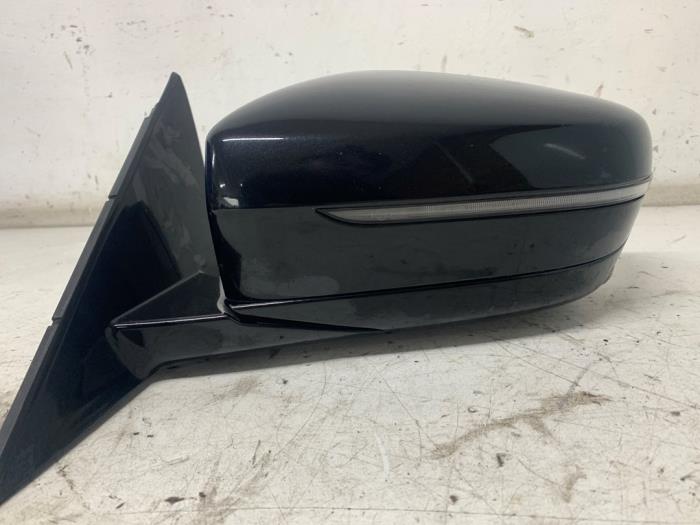 Wing mirror, left from a BMW 5 serie Touring (G31) 530d xDrive 3.0 TwinPower Turbo 24V 2019