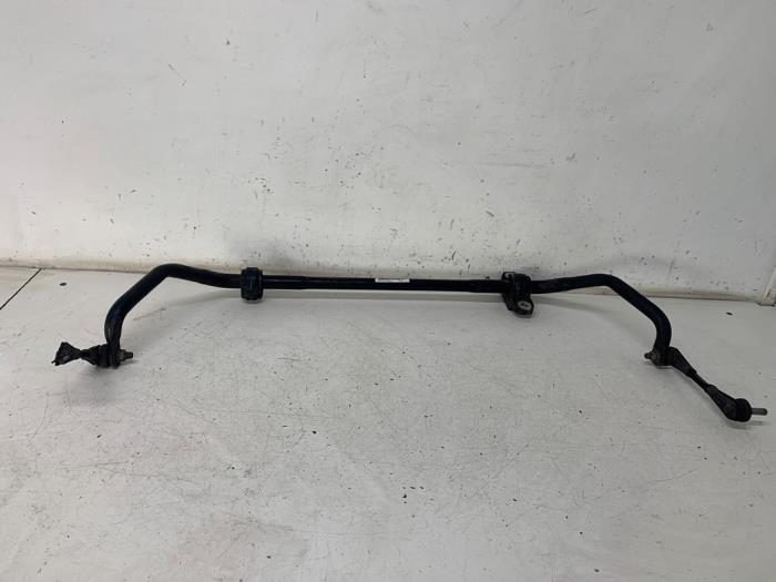Front anti-roll bar from a BMW 5 serie Touring (G31) 530d xDrive 3.0 TwinPower Turbo 24V 2019