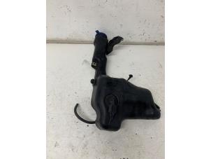 Gebrauchte Scheibensprühertank vorne Mercedes E (W212) E-220 CDI 16V BlueEfficiency,BlueTEC Preis € 35,00 Margenregelung angeboten von Het Viaduct