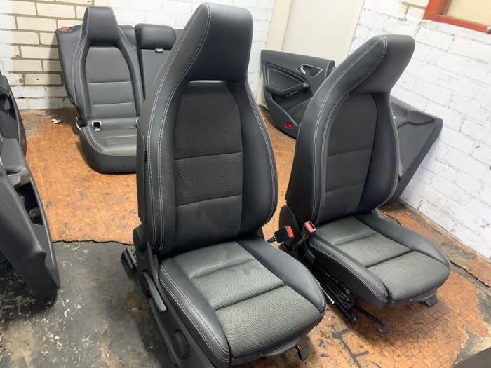 Set of upholstery (complete) from a Mercedes-Benz CLA Shooting Brake (117.9) 1.6 CLA-180 16V 2016