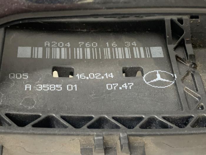 Manija de puerta de 4 puertas derecha delante de un Mercedes-Benz E (W212) E-220 CDI 16V BlueEfficiency,BlueTEC 2014