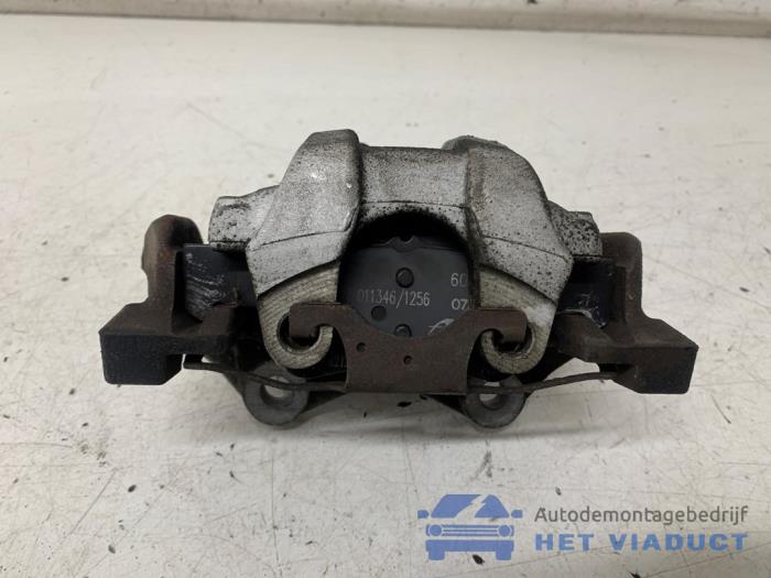 Gebrauchte Bremszange links hinten Mercedes E (W212) E-220 CDI 16V BlueEfficiency,BlueTEC Preis € 50,00 Margenregelung angeboten von Het Viaduct