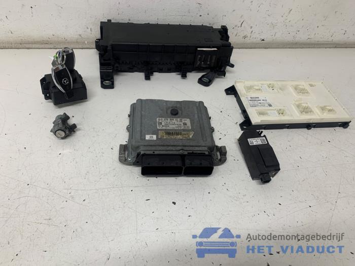 Used Ignition lock + computer Mercedes CLA Shooting Brake (117.9) 1.6 CLA-180 16V Price € 950,00 Margin scheme offered by Het Viaduct