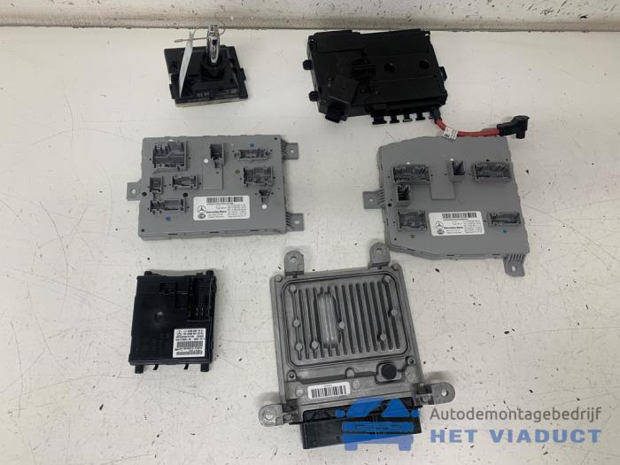 Used Ignition lock + computer Mercedes C Estate (S205) C-220 CDI BlueTEC, C-220 d 2.2 16V Price € 650,00 Margin scheme offered by Het Viaduct