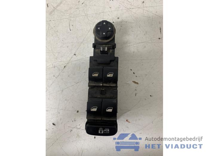 Usados Interruptor combinado de ventanillas Peugeot 508 SW (8E/8U) 2.2 HDiF 16V GT Precio € 25,00 Norma de margen ofrecido por Het Viaduct