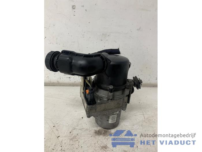 Usagé Pompe de direction Peugeot 508 SW (8E/8U) 2.2 HDiF 16V GT Prix € 170,00 Règlement à la marge proposé par Het Viaduct