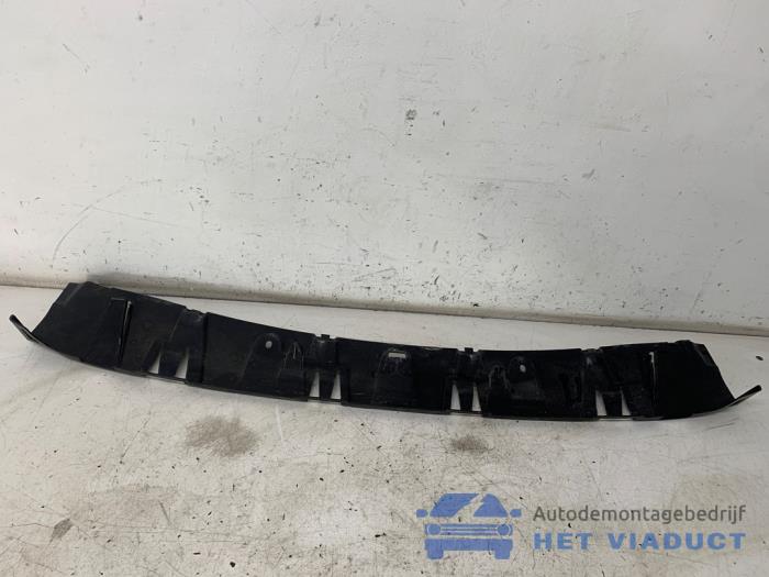 Usados Parachoque placa base Peugeot 508 SW (8E/8U) 2.2 HDiF 16V GT Precio € 40,00 Norma de margen ofrecido por Het Viaduct