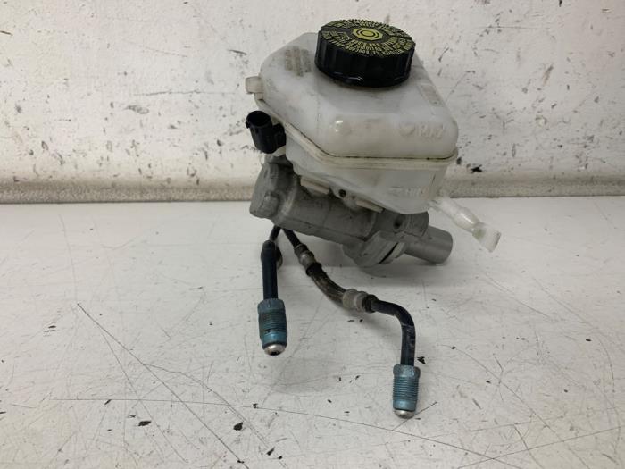 Master cylinder from a BMW 3 serie Gran Turismo (F34) 320d 2.0 16V 2014