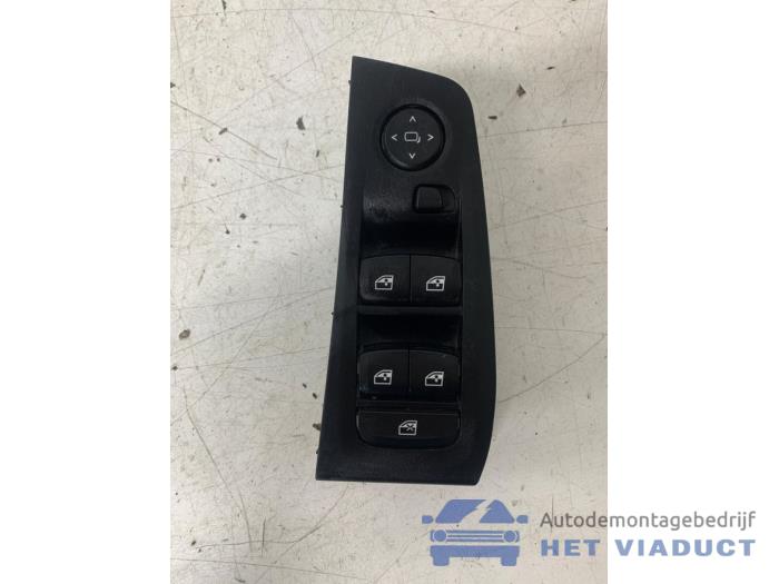 Używane Przelacznik combi okienny BMW 1 serie (F40) 118d 2.0 16V Cena € 40,00 Procedura marży oferowane przez Het Viaduct