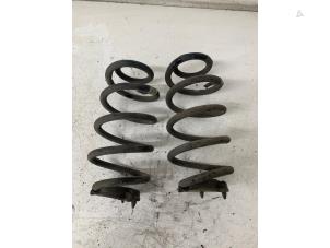 Used Rear coil spring BMW 1 serie (F40) 118d 2.0 16V Price € 50,00 Margin scheme offered by Het Viaduct
