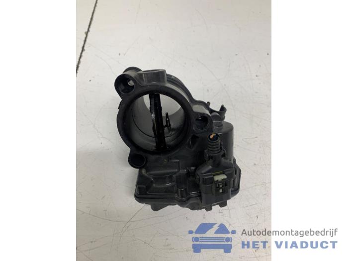 Usagé Boîtier accélérateur BMW 1 serie (F40) 118d 2.0 16V Prix € 60,00 Règlement à la marge proposé par Het Viaduct