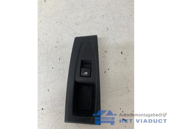 Usados Interruptor de ventanilla eléctrica BMW 2 serie Gran Tourer (F46) 220dA xDrive 2.0 TwinPower Turbo 16V Precio € 20,00 Norma de margen ofrecido por Het Viaduct