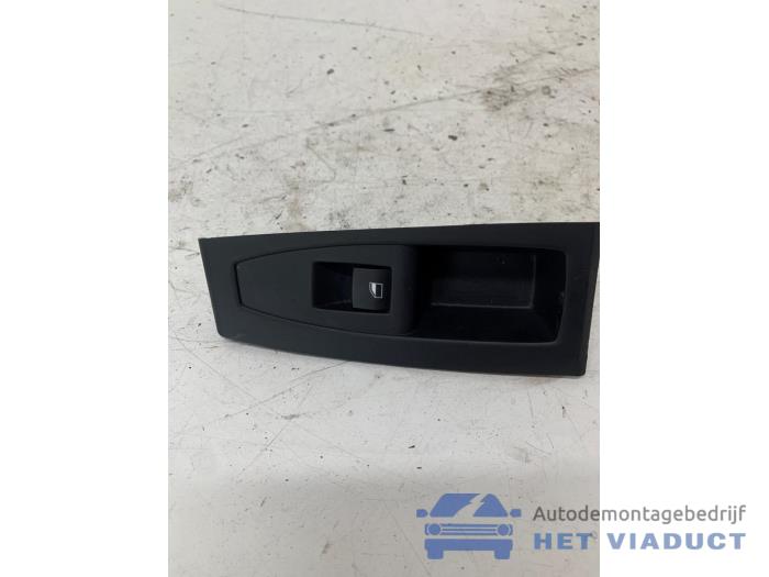 Usados Interruptor de ventanilla eléctrica BMW 2 serie Gran Tourer (F46) 220dA xDrive 2.0 TwinPower Turbo 16V Precio € 20,00 Norma de margen ofrecido por Het Viaduct
