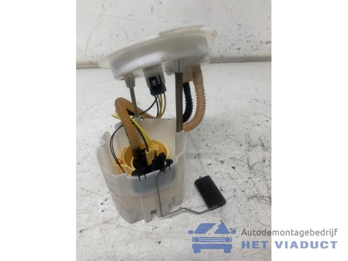 Usagé Pompe d'injection BMW 1 serie (F40) 118d 2.0 16V Prix € 120,00 Règlement à la marge proposé par Het Viaduct