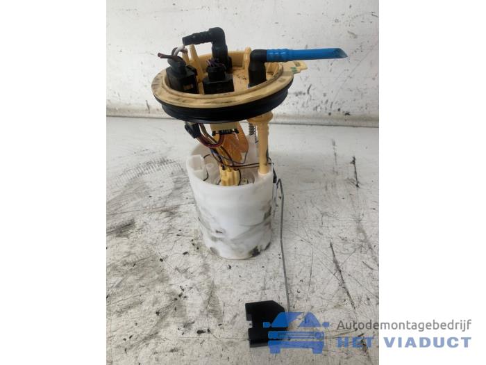 Usagé Pompe à carburant Volkswagen Touran (5T1) 2.0 TDI 150 Prix € 100,00 Règlement à la marge proposé par Het Viaduct