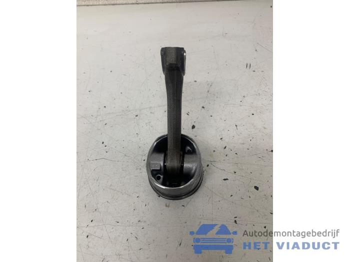 Usados Pistón Volkswagen Polo VI (AW1) 1.6 TDI 16V 95 Precio € 50,00 Norma de margen ofrecido por Het Viaduct