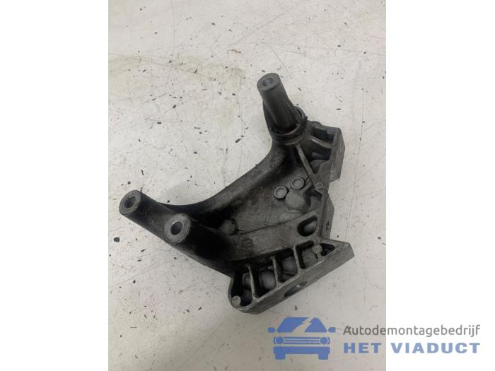 Used Engine mount Volkswagen Polo VI (AW1) 1.6 TDI 16V 95 Price € 35,00 Margin scheme offered by Het Viaduct