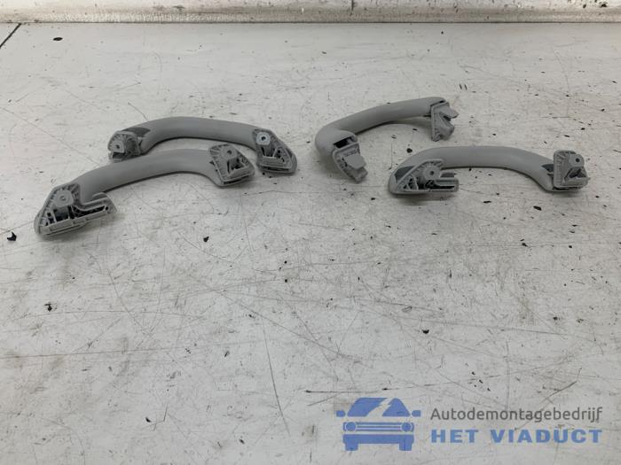 Begagnade Handtagsset Volkswagen Golf VI Variant (AJ5/1KA) 1.4 TSI 122 16V Pris € 15,00 Marginaltabell erbjuds av Het Viaduct