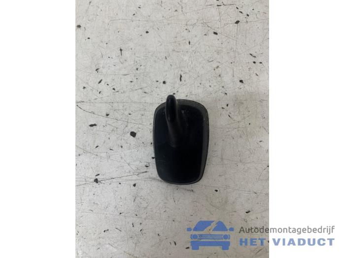 Używane Antena Volkswagen Touran (1T3) 1.4 16V TSI 140 Cena € 20,00 Procedura marży oferowane przez Het Viaduct