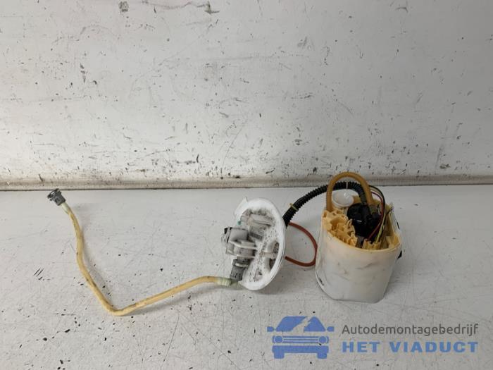 Usagé Pompe essence Mercedes A (177.0) 1.3 A-180 Turbo 16V Prix € 70,00 Règlement à la marge proposé par Het Viaduct