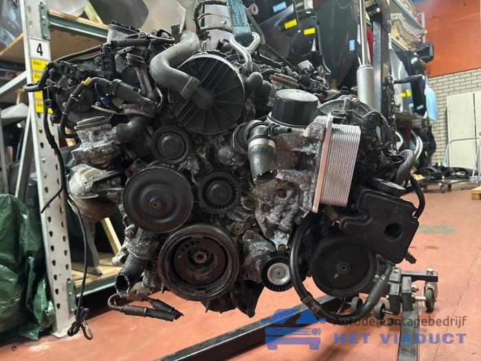 Motor van een Mercedes-Benz CLS (C219) 350 3.5 V6 18V 2004