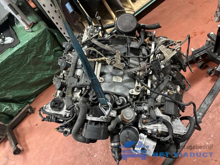 Motor van een Mercedes-Benz CLS (C219) 350 3.5 V6 18V 2004
