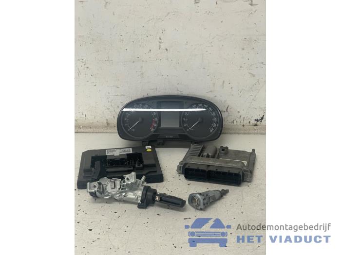 Used Ignition lock + computer Skoda Fabia III (NJ3) 1.4 TDI 12V 90 Price € 400,00 Margin scheme offered by Het Viaduct