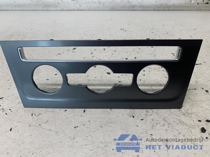 Gebrauchte Abdeckplatte sonstige Volkswagen Golf VII (AUA) 1.2 TSI 16V Preis € 15,00 Margenregelung angeboten von Het Viaduct