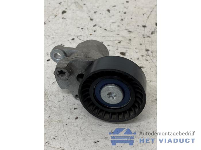 Usados Rodillo tensor correa múltiple Volkswagen Golf VII (AUA) 1.2 TSI 16V Precio € 25,00 Norma de margen ofrecido por Het Viaduct
