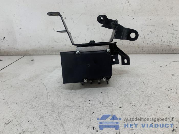 Usagé Bloc ABS Renault Master III (FV) 2.3 dCi 125 16V FWD Prix € 150,00 Règlement à la marge proposé par Het Viaduct
