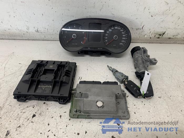 Used Ignition lock + computer Volkswagen Polo V (6R) 1.2 12V Price € 300,00 Margin scheme offered by Het Viaduct