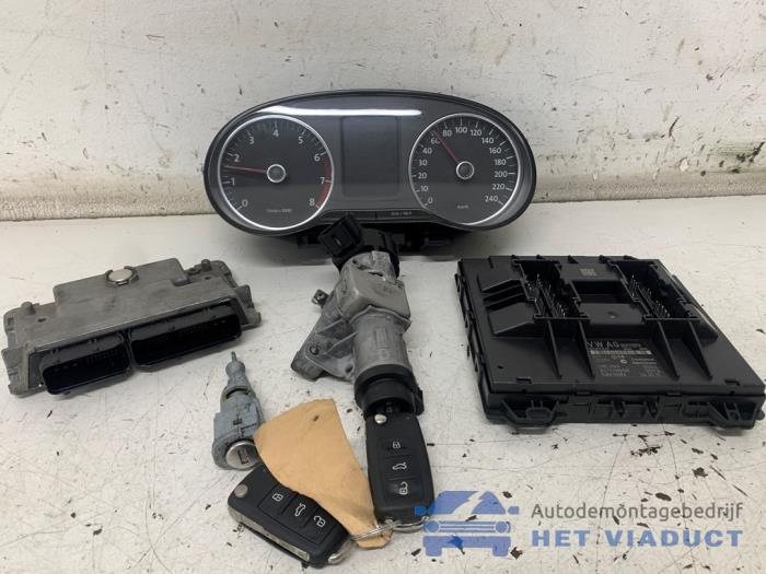 Used Ignition lock + computer Volkswagen Polo V (6R) 1.2 12V Price € 300,00 Margin scheme offered by Het Viaduct