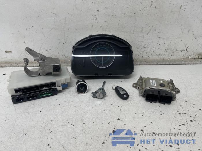 Used Ignition lock + computer Suzuki Ignis (MF) 1.2 Dual Jet 16V Price € 350,00 Margin scheme offered by Het Viaduct
